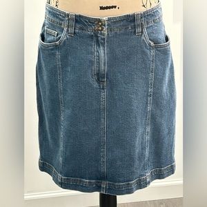 Jones sport stretch jeans skirt.